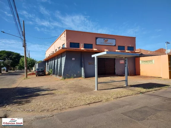 Imagem Salão Comercial de Esquina à Venda na Vila Bandeirantes com 278,75m2