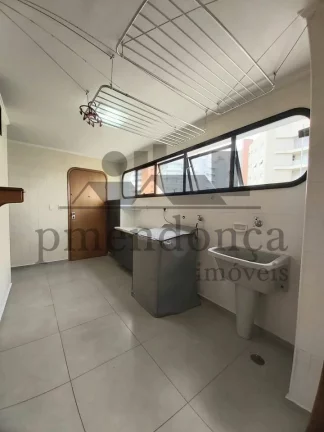Imagem Apartamento na Rua Monte Alegre com 4 quartos (2 suítes) e 3 vagas, 266m²
