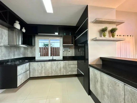 Imagem Casa em Condominio 4 Dormitórios - Bairro Centro