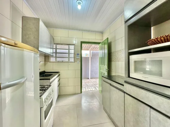 Imagem Casa 2 Dormitórios - Bairro Araçá