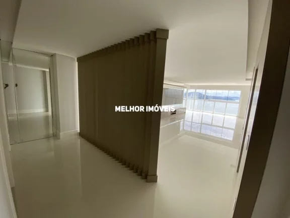 Imagem Apartamento Frente Mar à venda semi mobiliado com 4 suítes, no centro de Balneário Camboriú