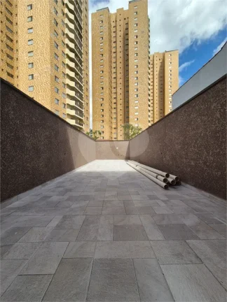 Imagem Sobrado à venda com 2 quartos, sendo 2 suítes, em Butantã, São Paulo - SP