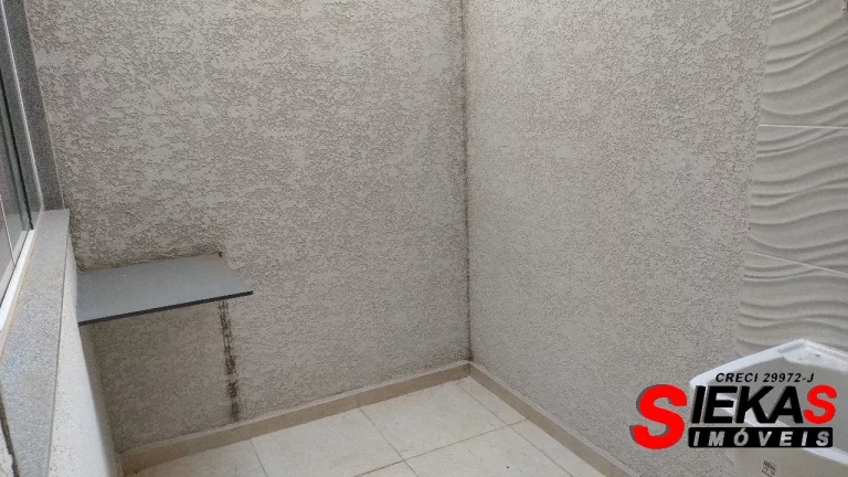 Imagem Aluguel de Casa em São Paulo-SP: 2 quartos, 2 suítes, 1 sala, 2 banheiros, 1 vaga de garagem, 80m² no Jardim Egle.