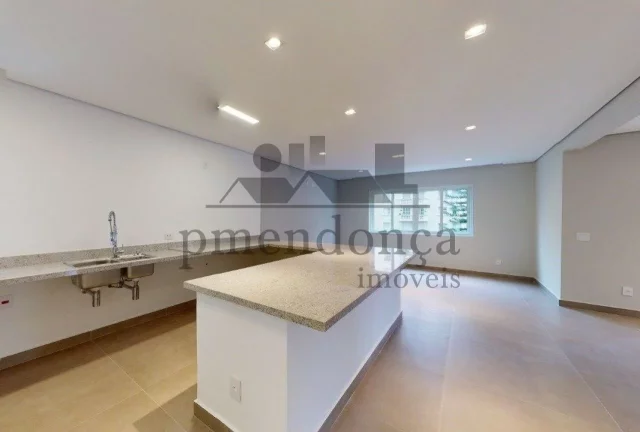 Imagem Apartamento reformado, com 295 m2 3 dormts, 1 suite, 1 vaga ao lado shopping
