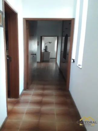Imagem Casa à Venda com 241m² por R$ 990.000,00 - Vila Vianelo - Jundiaí/SP