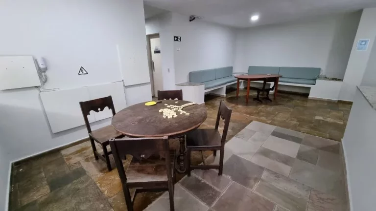Imagem PITANGUEIRAS – CALÇADÃO, MARAVILHOSO APARTAMENTO TOTALMENTE REFORMADO, 81,05 M² ÚTEIS, GARAGEM DEMARCADA NO PRÉDIO, CONDOMÍNIO BAIXO