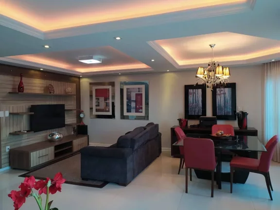 Imagem Casa alto padrão a venda no condomínio vale dos Cristais Macaé RJ.