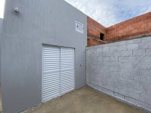 Imagem Casa à venda com 2 domitórios com suíte, próximo de tudo!