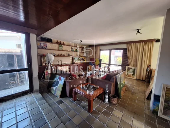 Imagem Casarão de esquina em Olinda, 4qtos, 5vgs. quintal gigante na avenida há 2min. shop. patteo 45mts²