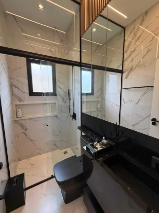Imagem Casa mobiliada no Condomínio Caledônia com 2 suítes, 2 demi-suites e 4 vagas em Camboriú/SC