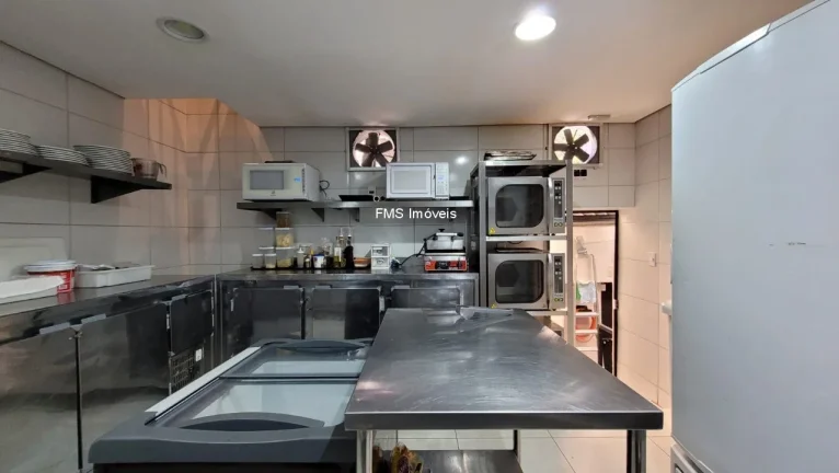 Imagem Loja Comercial de Alto Padrão em Indianópolis, São Paulo: Ideal para Cafés, Boutiques e Centros de Bem-Estar!
