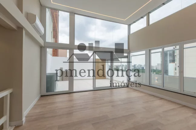 Imagem Cobertura Duplex reformada em Pinheiros, com 170 m² .