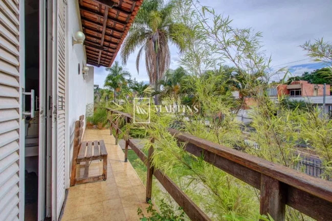 Imagem Excelente oportunidade para adquirir uma casa no Laogo Sul, em Brasília. Localizada na QL 4 Conjunt...