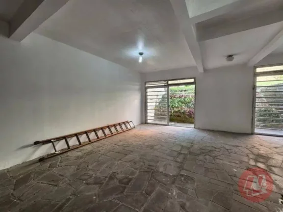 Imagem Casa com 3 dormitórios para alugar, 212 m² por R$ 6.583,33/mês - Chácara das Pedras - Porto Alegre/RS