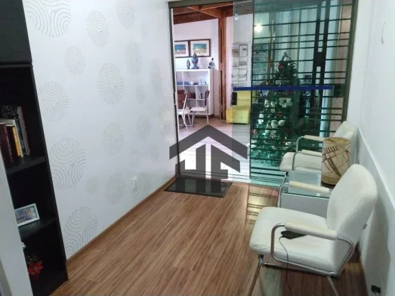 Imagem Casa de 330m² à venda, com 4 Quartos e 6 Salas, localizada no Poço, Recife - Pernambuco.