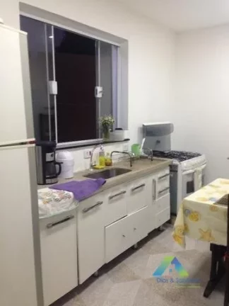 Imagem Linda casa toda reformada com fácil acesso a transportes publico e a comércios em geral.