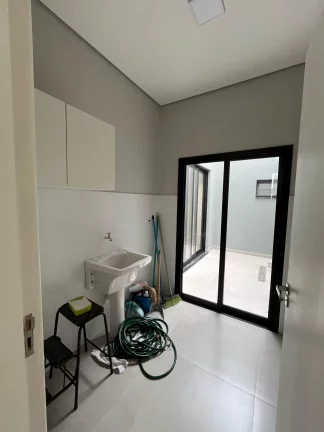 Imagem Casa Moderna com 3 Suítes, Espaço Gourmet e Condomínio Reserva dos Ypês II!