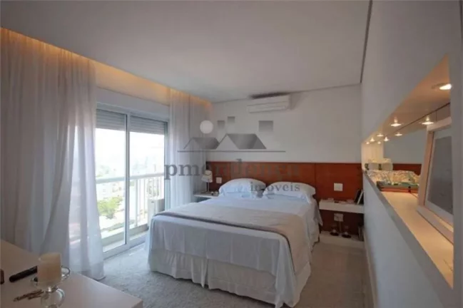 Imagem Beleza e encanto desse apartamento com 170 m² invadem os espaços permeados por tonalidades neutras...