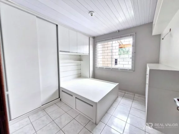Imagem Belíssima Casa Semimobiliada para Locação no Bairro Gralha Azul em Fazenda Rio Grande