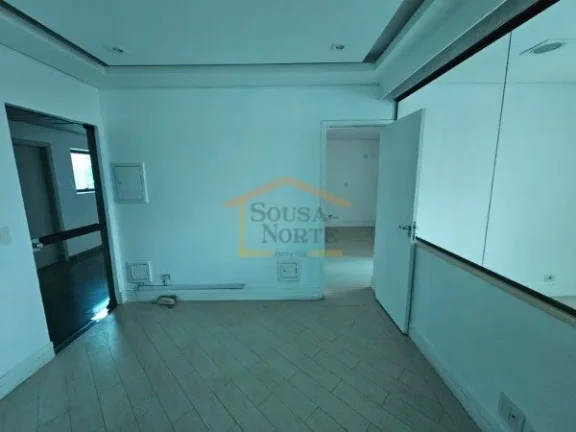 Imagem Sala comercial com 82m², composta pela junção de duas salas.
2 banheiros, ar condicionado, 2 vaga...