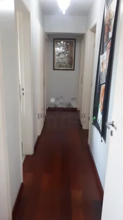 Imagem Apartamento bem espaçoso e repleto de armários. Living para 2 ambientes, lavabo, 3 dormitórios se...