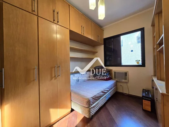 Imagem Apartamento com 3 dormitórios à venda, 155 m² por R$ 980.000,00 - Ponta da Praia - Santos/SP
