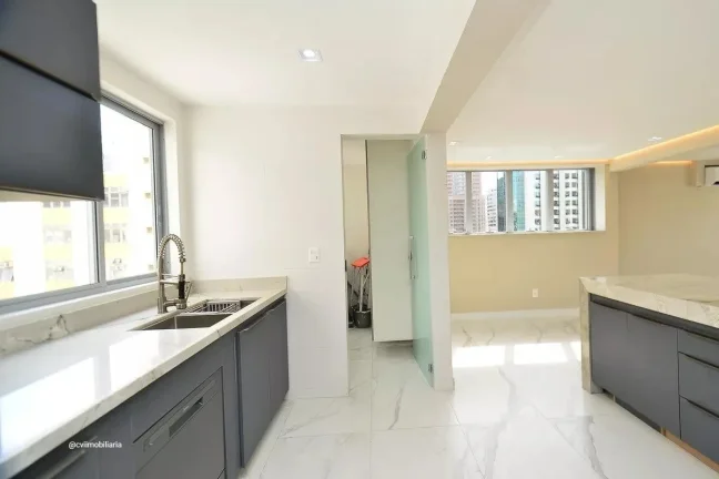 Imagem Localizado na charmosa região da Savassi, em Belo Horizonte, este apartamento é uma excelente esco...