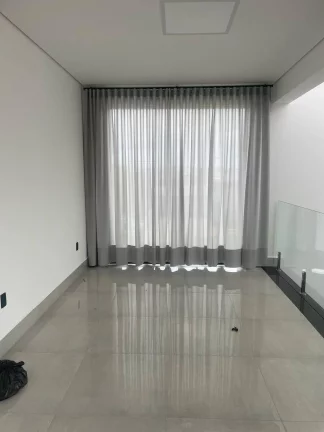 Imagem Casa Imponente Em condomínio Fechado