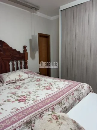 Imagem Sobrado de Alto Padrão à Venda com 4 Suítes, Closet e Área Gourmet no bairro Santa Maria - Uberaba/MG
