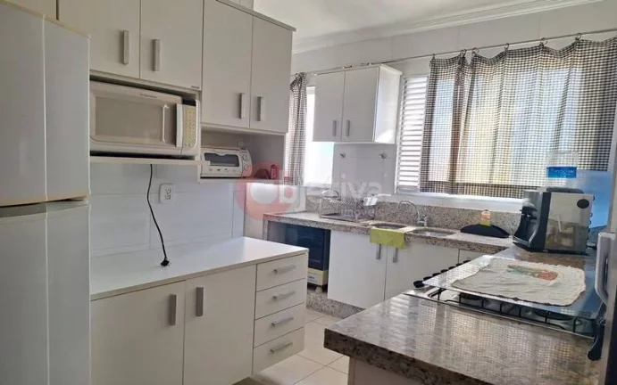 Imagem Cobertura a venda de 4 quartos toda mobiliada no centro de Cabo Frio