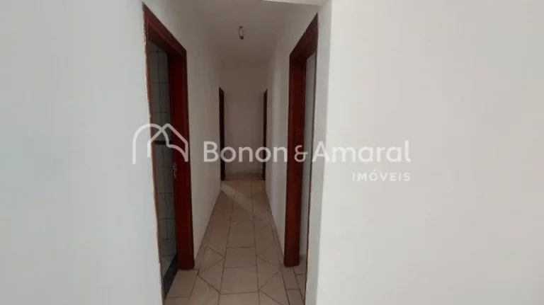 Imagem Casa Térrea a venda no Bairro Jardim Flamboyant 
Dormitórios: 3 quartos, sendo 1 suíte
Ambientes:...