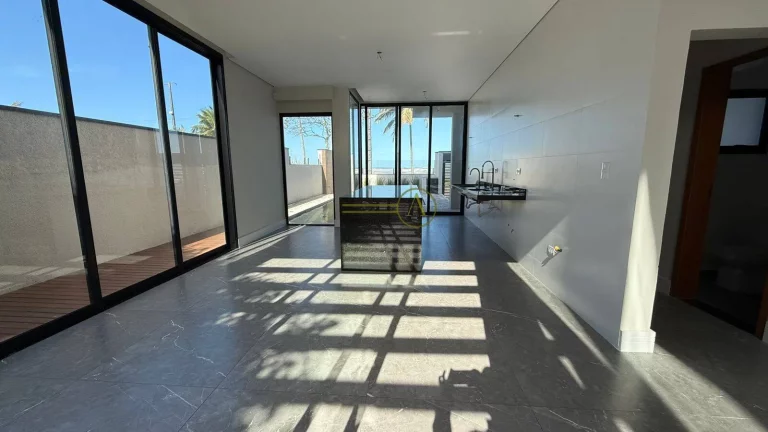 Imagem Sobrado pra quem quer o mar como decoração 4 dormt nova piscina Frente mar