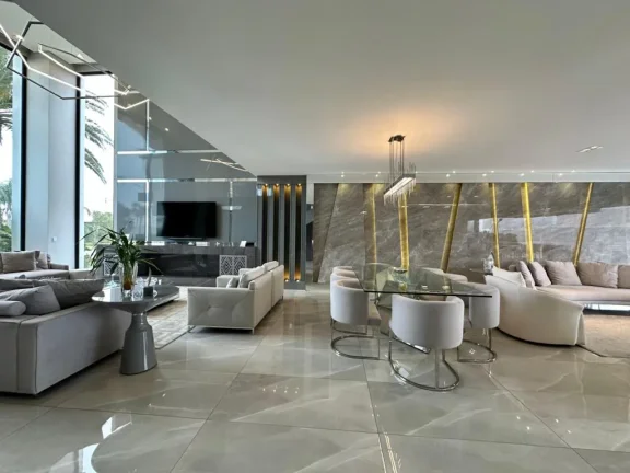 Imagem Casa em Condominio 6 Dormitórios - Bairro Centro