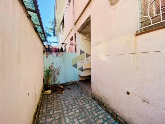 Imagem Sobrado Geminado para Venda em Santos, Vila Mathias, 2 dormitórios, 2 banheiros
