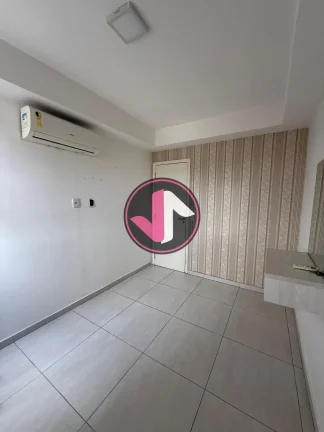 Imagem Condomínio Golden Green Residence 

Apartamento com a planta maior sendo 92m2

Sol da manhã apenas...