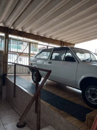 Imagem Casa Antiga com 250 metros e uma Edicila Exlente para Costrutor