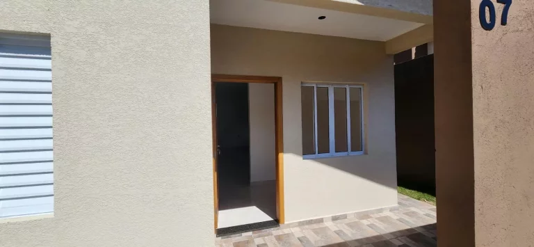 Imagem Casa à venda ou para alugar com 2 quartos, sendo 2 suítes, no condomínio Serra Verde, Atibaia - SP