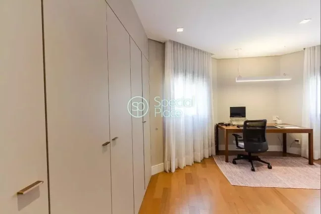 Imagem Ótima localização! Excelente planta 168 metros 4 dormitórios 3 suítes 4 banheiros 2 vagas Pisci...