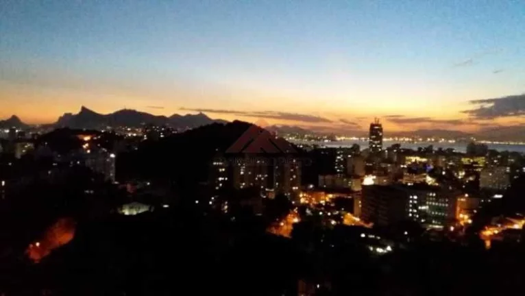 Imagem Cobertura com 2 dormitórios à venda, 116 m² por R$ 600.000,00 - Santa Rosa - Niterói/RJ