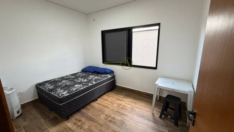Imagem Linda casa térrea a venda 100m da praia e porteira fechada em Peruíbe