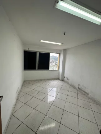 Imagem Sala comercial 35m² à venda no coração da Taquara - RJ