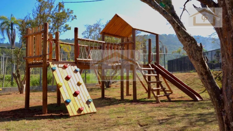 Imagem Casa com 3 quartos sendo um suíte, 3 vagas. Novidade na Granja Viana!