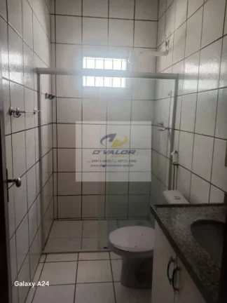 Imagem Vendo Casa com 159 m², 3 quartos s/ 1 suíte + DCE, sala p/ 2 ambientes, piscina e 3 vagas