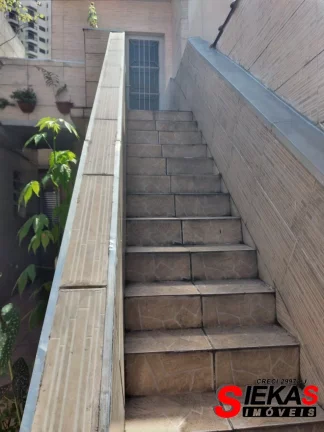 Imagem Casa à venda no Tatuapé, São Paulo-SP, com 3 quartos, 1 sala, 3 vagas de garagem e 155m² !