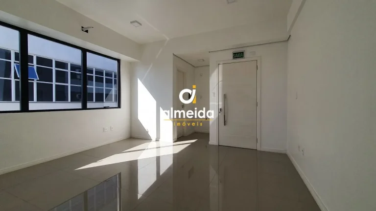 Imagem Sala Comercial 1 dormitórios à venda Nossa Senhora das Dores Santa Maria/RS