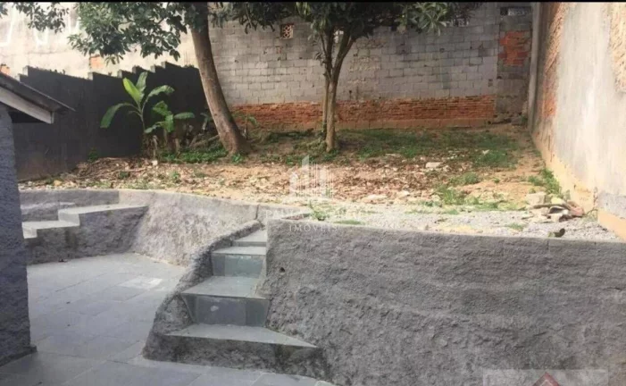 Imagem Casa com 300m², 2 Quartos, 1 Banheiro, 1 Vaga, Financia, no Jardim Itapark, Mauá