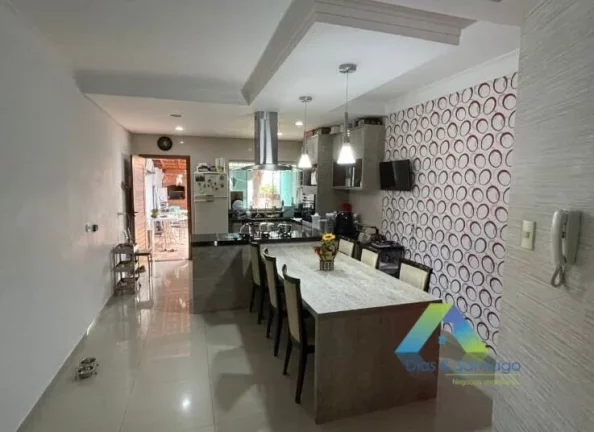 Imagem SANTO ANDRÉ Sobrado 250M², 3 dormitórios, 1 suíte, 4 vagas ótima localização e valor !!!