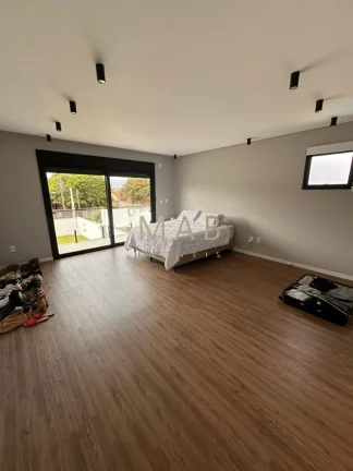 Imagem Te convido para conhecer seu mais novo lar!! Casa com 4 dormitórios sendo 1 suíte, SEMIMOBILIADA, para Venda no Bairro Rio Vermelho em Florianópolis!