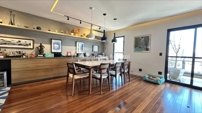 Imagem **Apartamento à Venda no Cambuí - 193m² | Reformado, Moderno, conceito integrado**.

- 193m², an...
