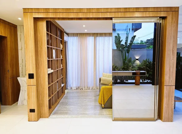 Imagem Casa de Luxo à Venda em Riviera de São Lourenço Módulo 16: 5 Quartos, 5 Suítes, 3 Salas, 4 Vagas de Garagem, 390,56 m².